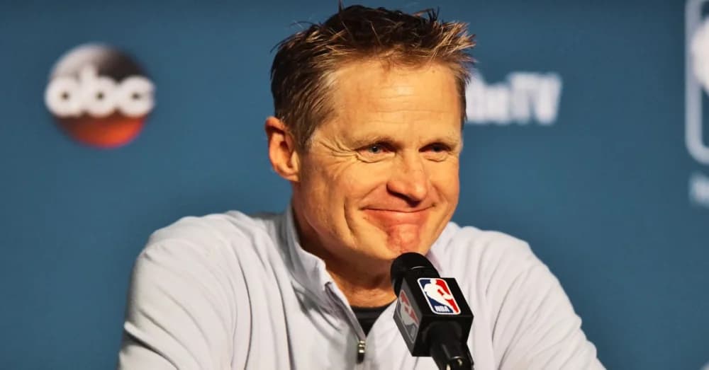 Steve Kerr Unleashes: Phoenix Suns’ Arena Turns Basketball Game Into Nightclub Experience