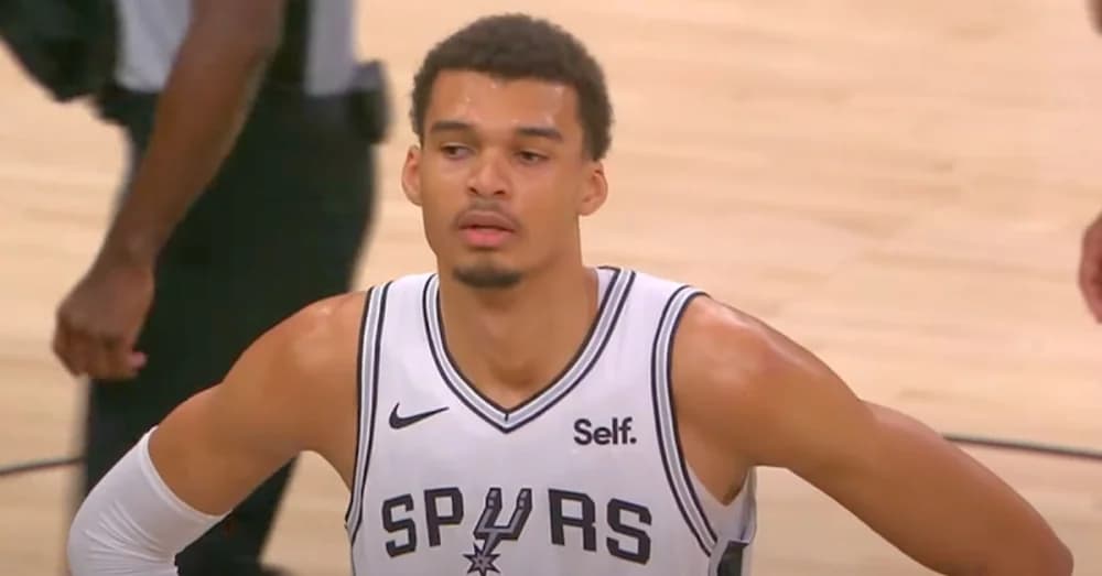 Victor Wembanyama’s Unconventional Travel to San Antonio After Injury