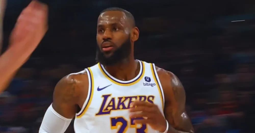 LeBron James Urges NBA to Bring Back Christmas Day Jerseys