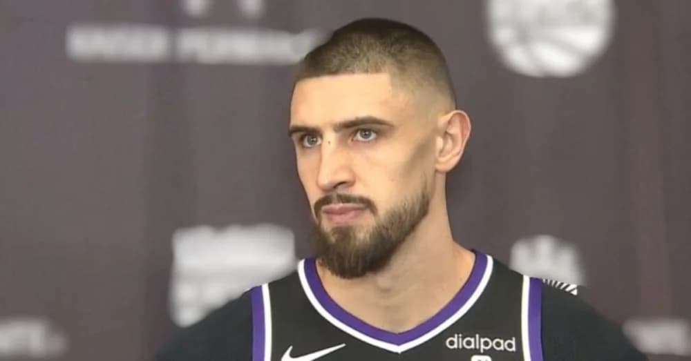 Navigating Center Woes: Evaluating the Potential Trade for Alex Len