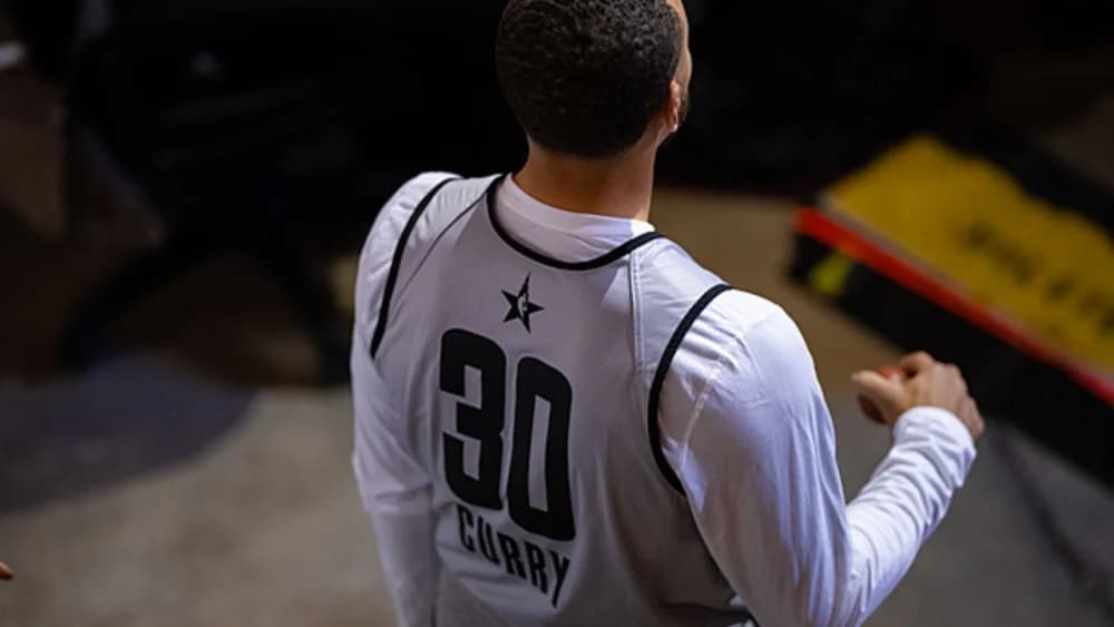 “30 on Em!” – Steph Curry Celebrates Sydel’s Birthday.