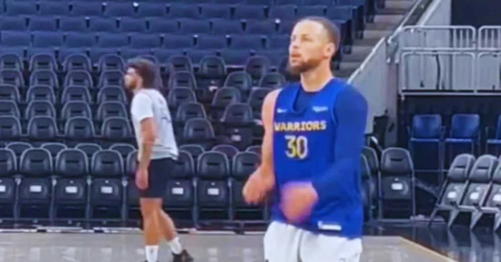 Curry’s Fiery 35 Points Ignite Warriors’ Tournament Dreams!