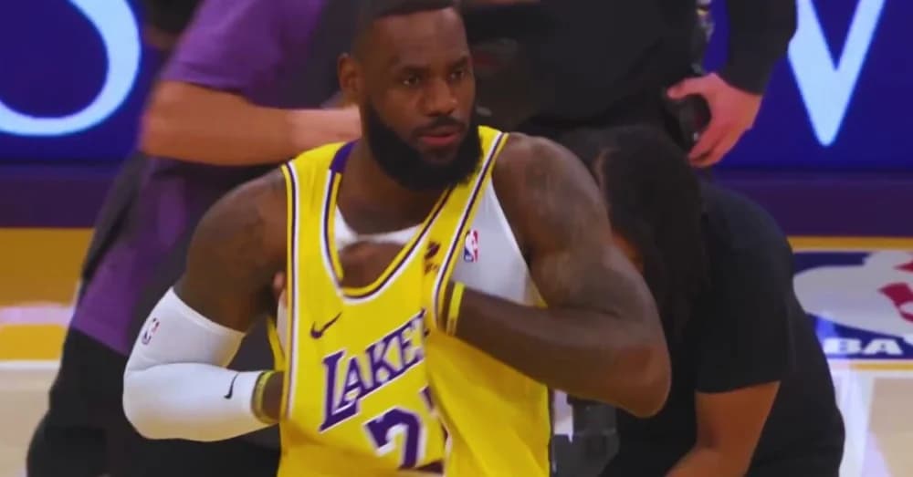 Lakers’ Battle for Survival in the Unforgiving NBA Arena