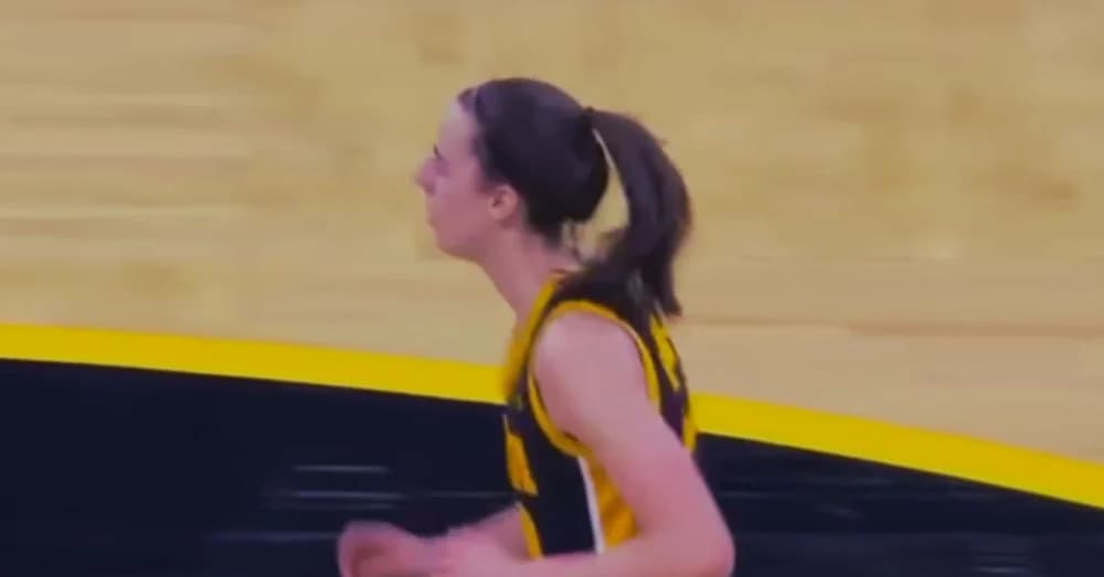 Caitlin Clark Surpasses Brittney Griner on Scoring List in No. 2 Iowa’s Dominant Win Over Wisconsin