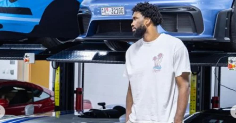 Joel Embiid Slams Carlos Sainz Over Azerbaijan Crash, Hypes Up F1’s Rising Star Piastri!