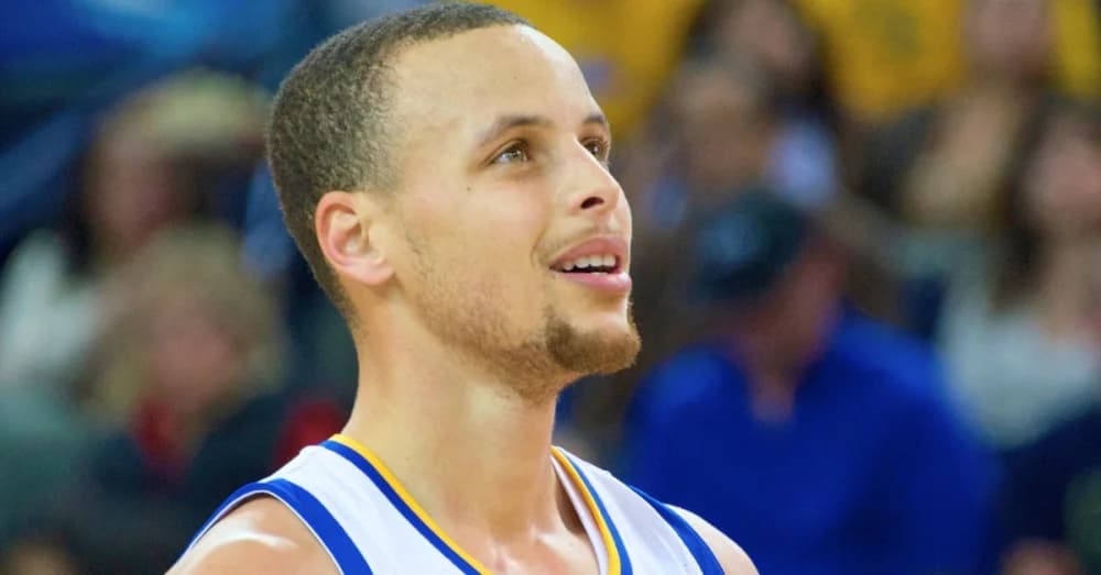 Stephen Curry Dazzles in Warriors’ Victory Over Lakers
