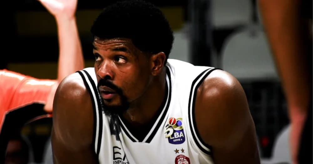 Kyle Hines announces retirement at 38