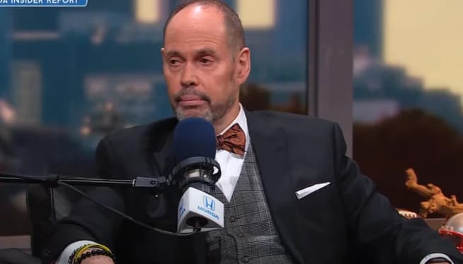 Ernie Johnson Pokes Fun at Charles Barkley’s Gambling Past