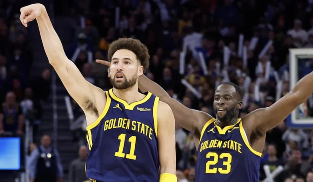 Stephen Curry’s Selfless Assist Sets the Stage for Klay Thompson’s Clutch Game-Winner Against the Kings