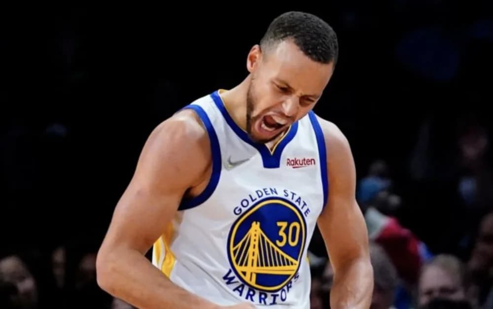 Steph Curry’s Age-Defying Mastery: The Secret Behind His Sizzling Start